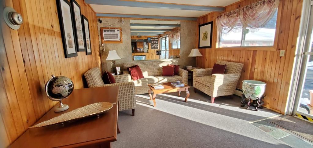 Red Ranch Inn photo