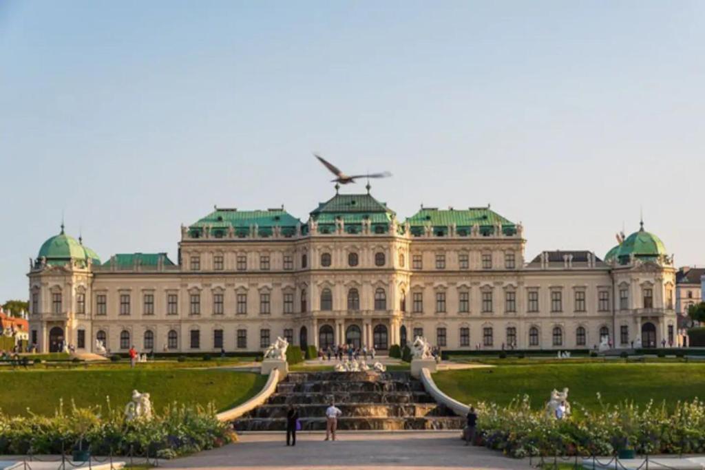 Central 75m² Apartment at Belvedere Palace, Vienna