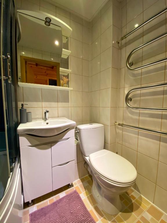 Cozy one bedroom apartment in the city center photo