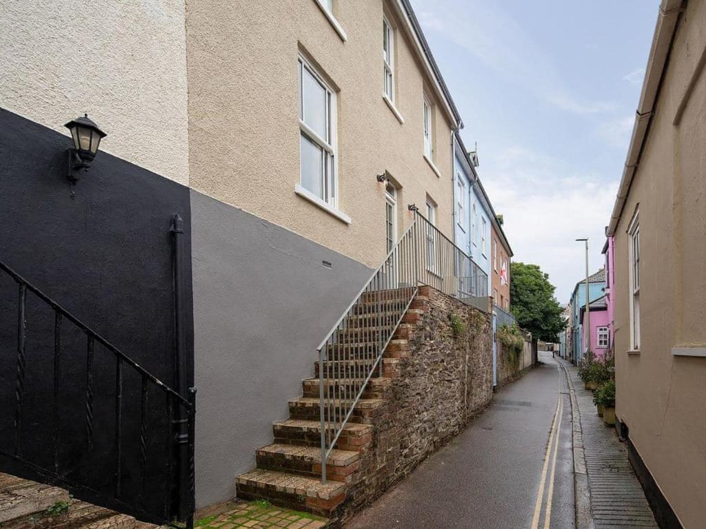 Frebus House (Central Dartmouth) photo 5