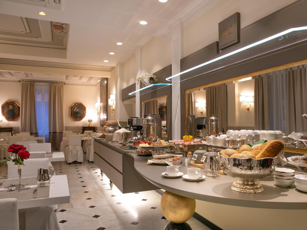 Hotel Jolanda - 2