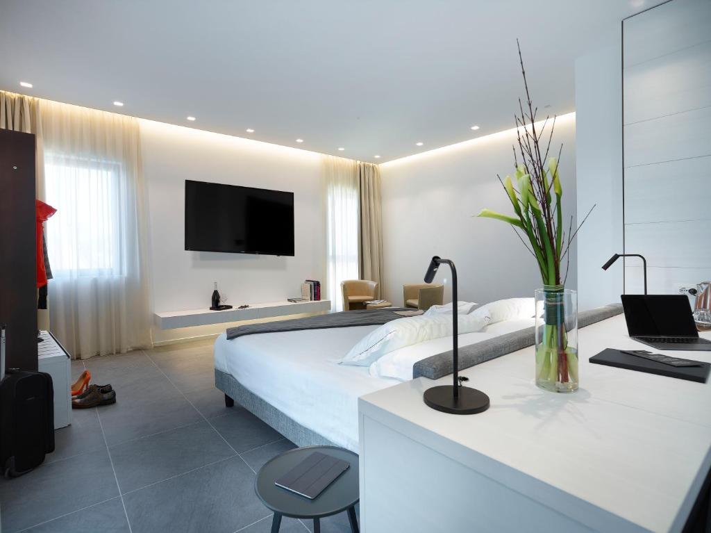 Boutique Hotel Touring - 2