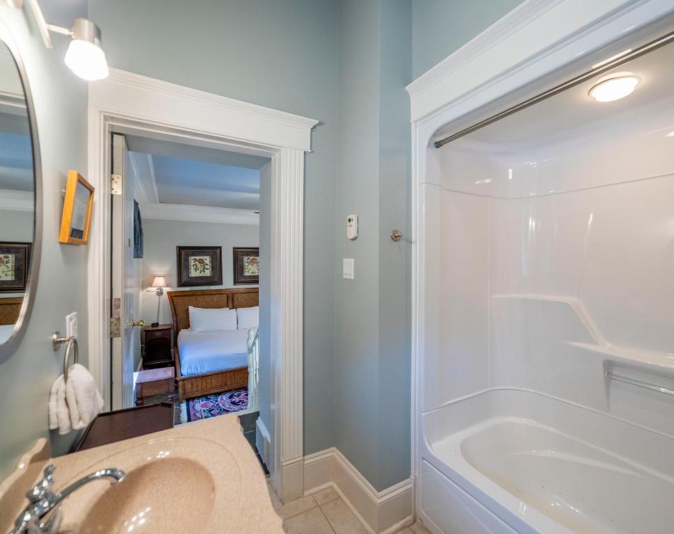 Chipman Hill Suites - Union Street photo