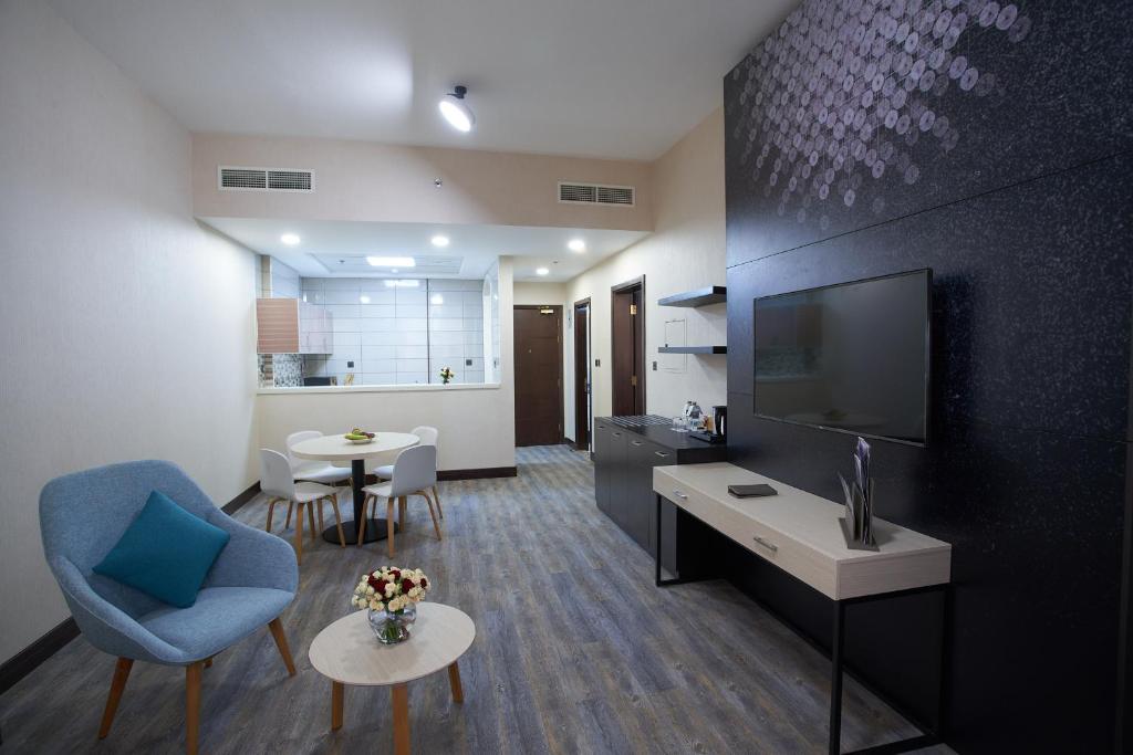 Shared lounge/TV area