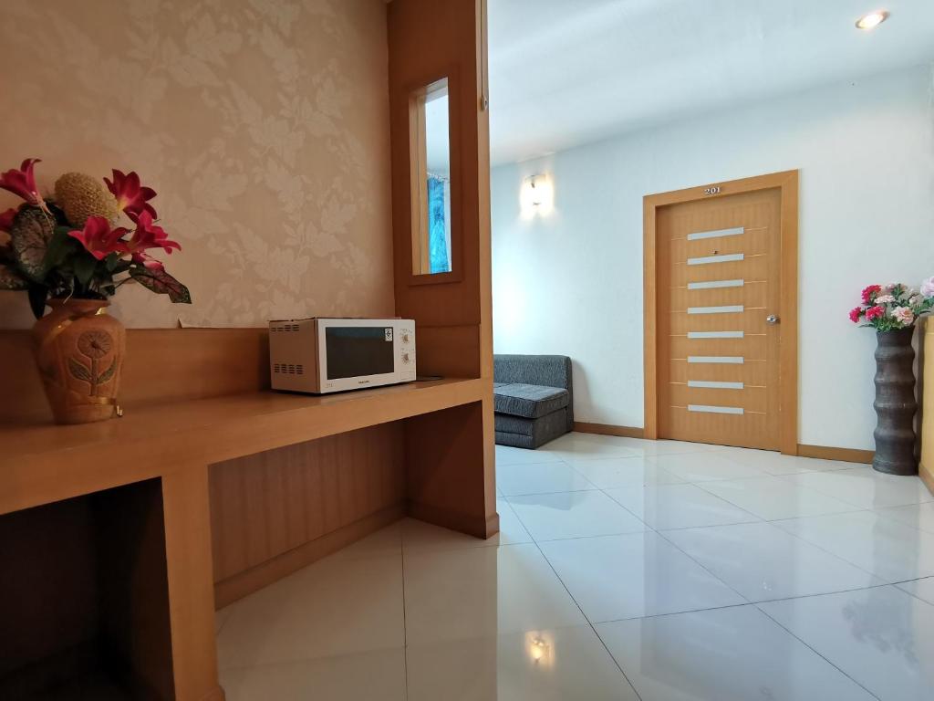 Shared lounge/TV area