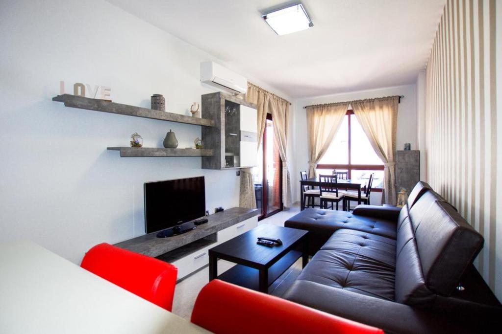 VIP HOLIDAYS Morro Jable Beach & Center 2 - 3