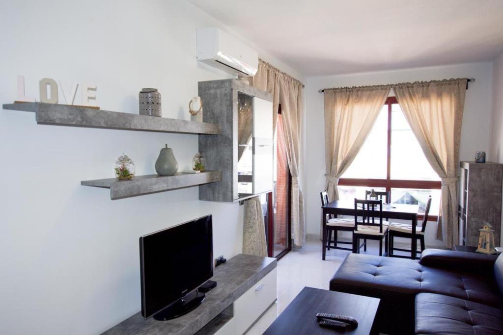 VIP HOLIDAYS Morro Jable Beach & Center 2 - 4