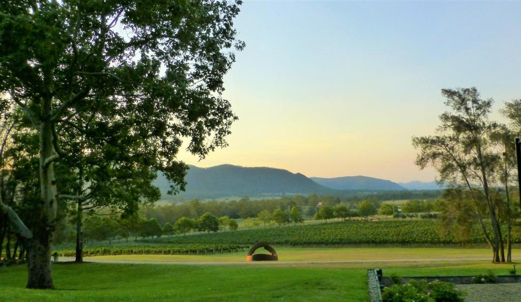 Winmark Wines, Broke