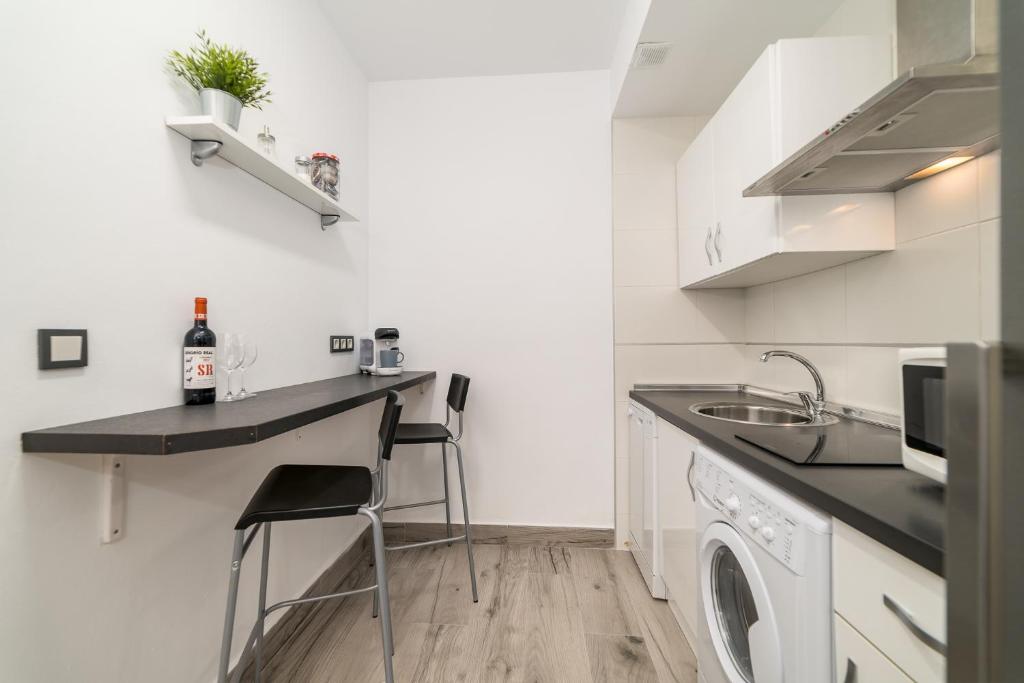 NEW! Málaga Suite with pool and parking in the center! - 4