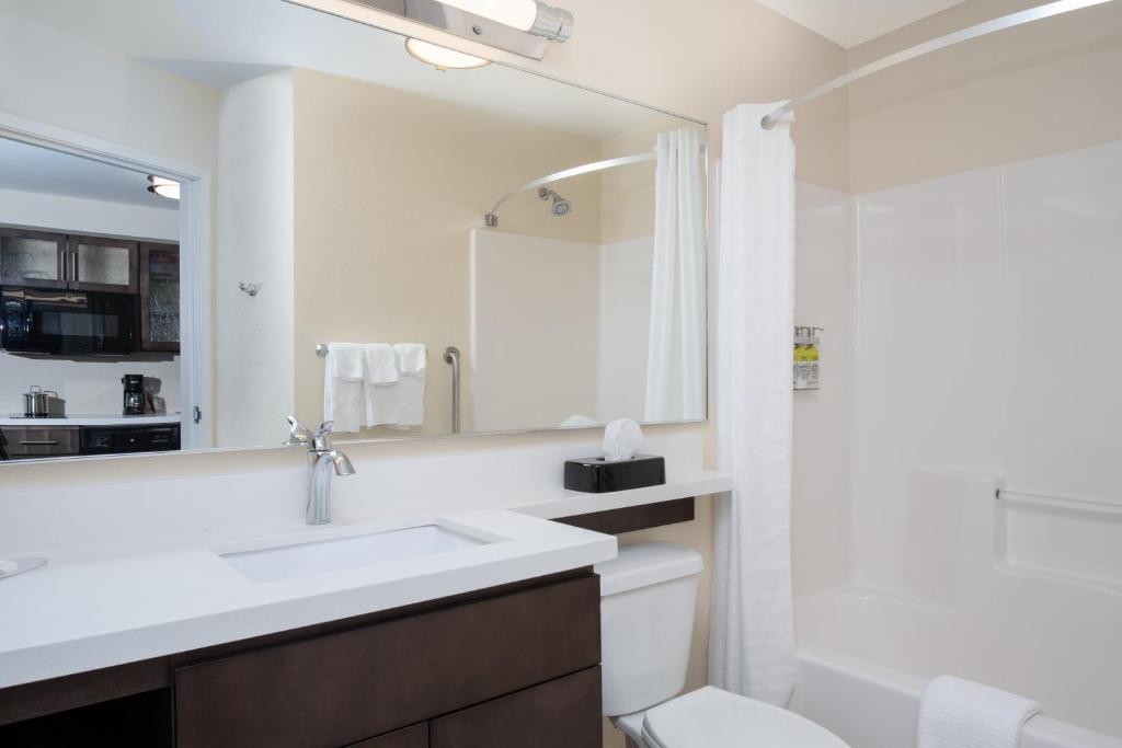 Candlewood Suites Cheyenne photo