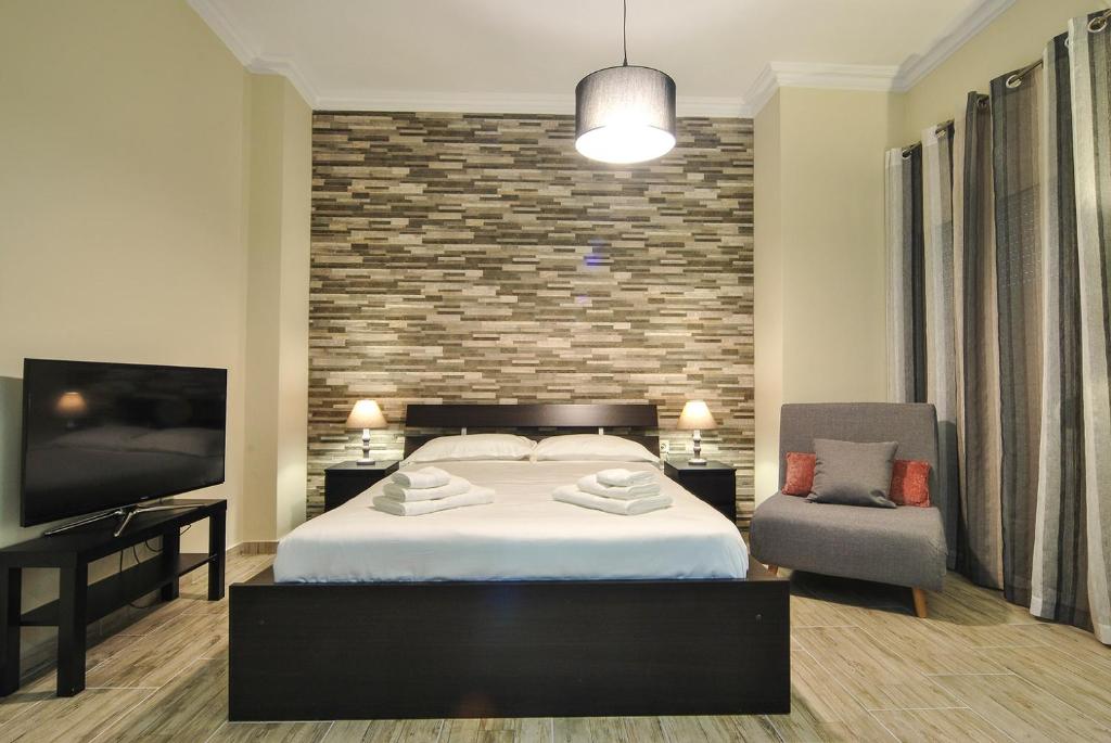 Studio 20 (the best spot in town !), Patra