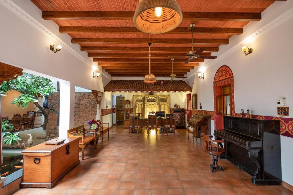 フロント・ロビー