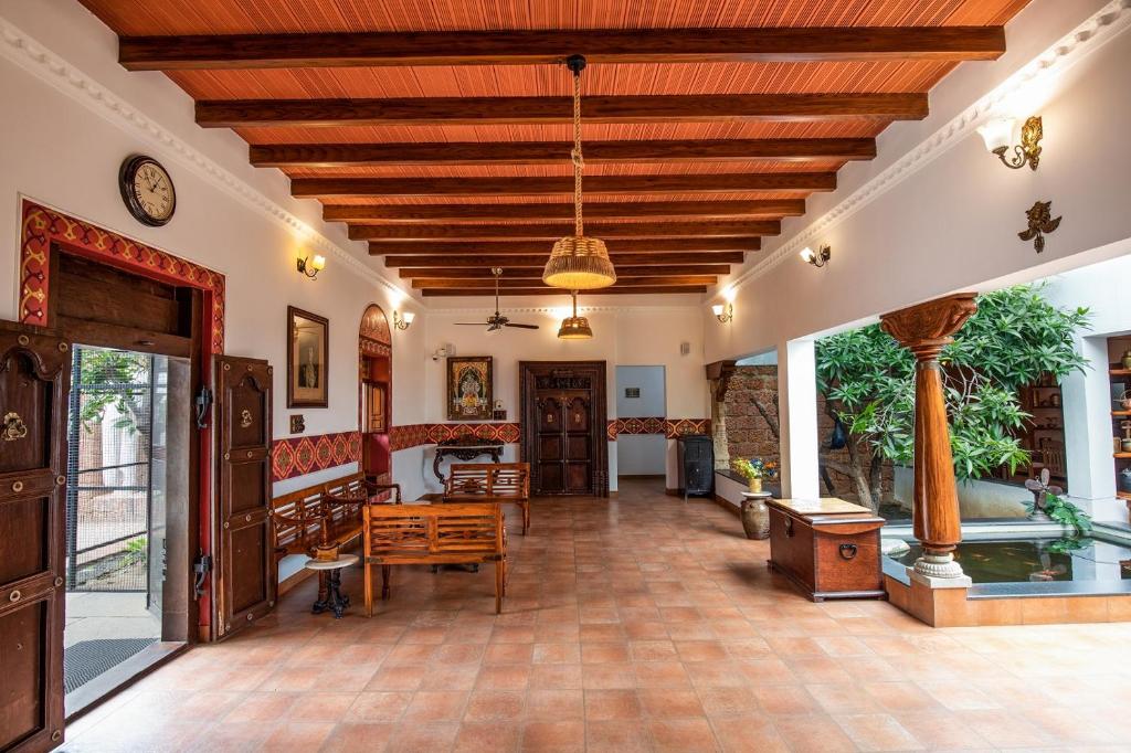 フロント・ロビー