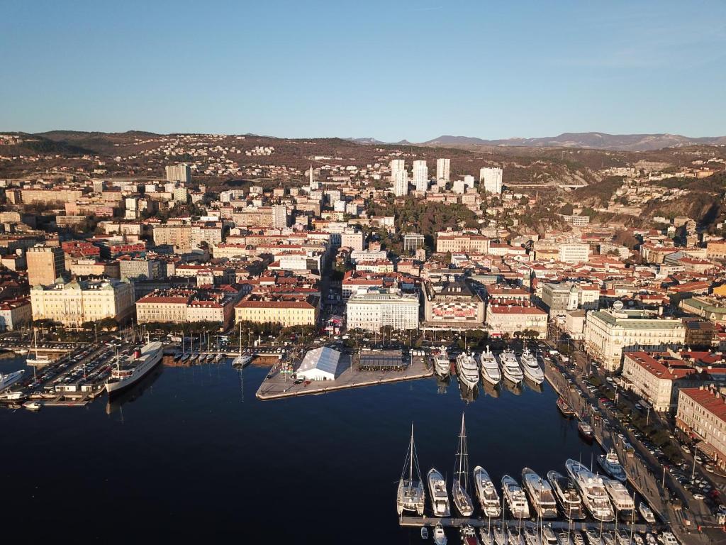 Apartments Budin Adri & Robi Rijeka City Center photo