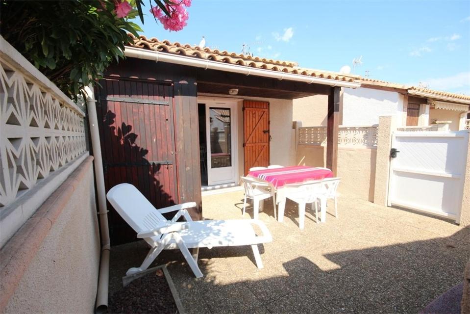villa 5 couchages terrasse ombragée parking dans résidence sécurisée avec piscine commune à 400m de la mer LRJP65 - 1