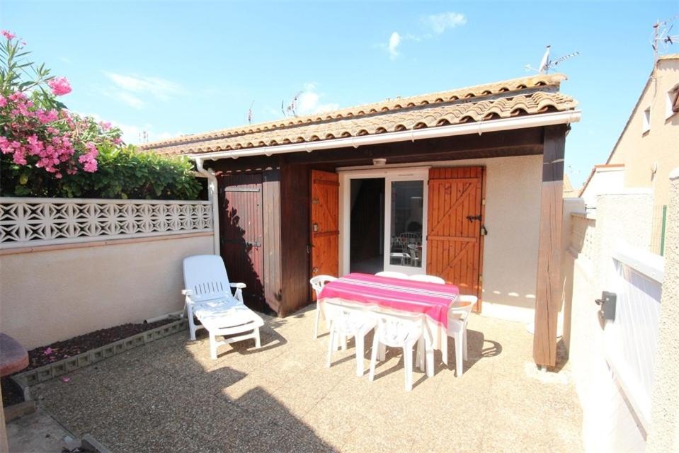 villa 5 couchages terrasse ombragée parking dans résidence sécurisée avec piscine commune à 400m de la mer LRJP65 - 3