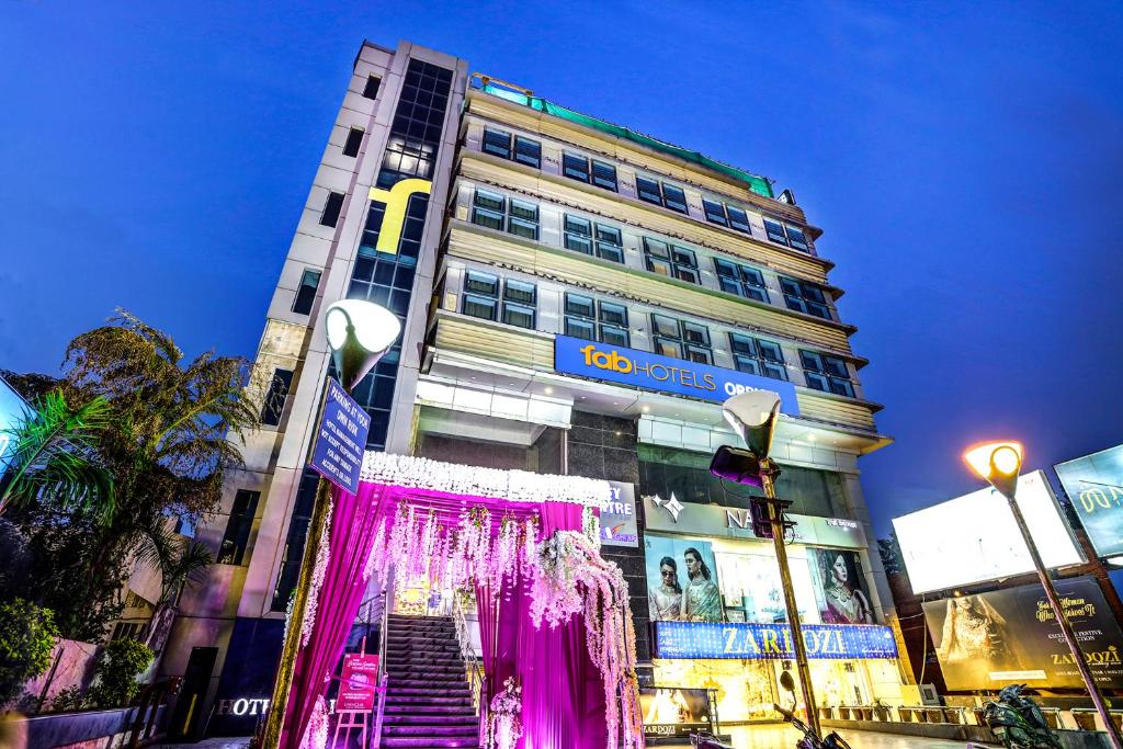 Hotel Orbion Mall Road photo