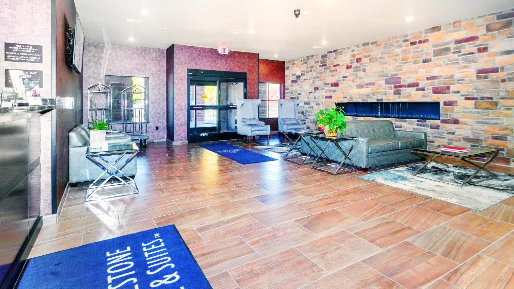 Cobblestone Hotel & Suites - Janesville photo