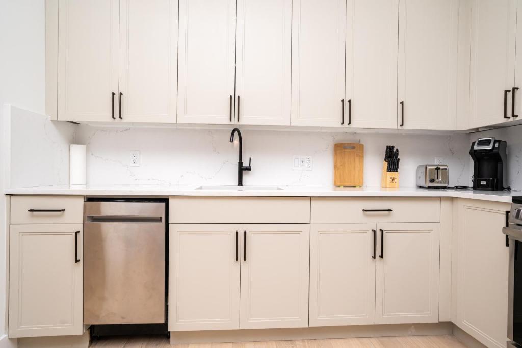 Upper West Side Apartments 30 Day Rentals Main image 1