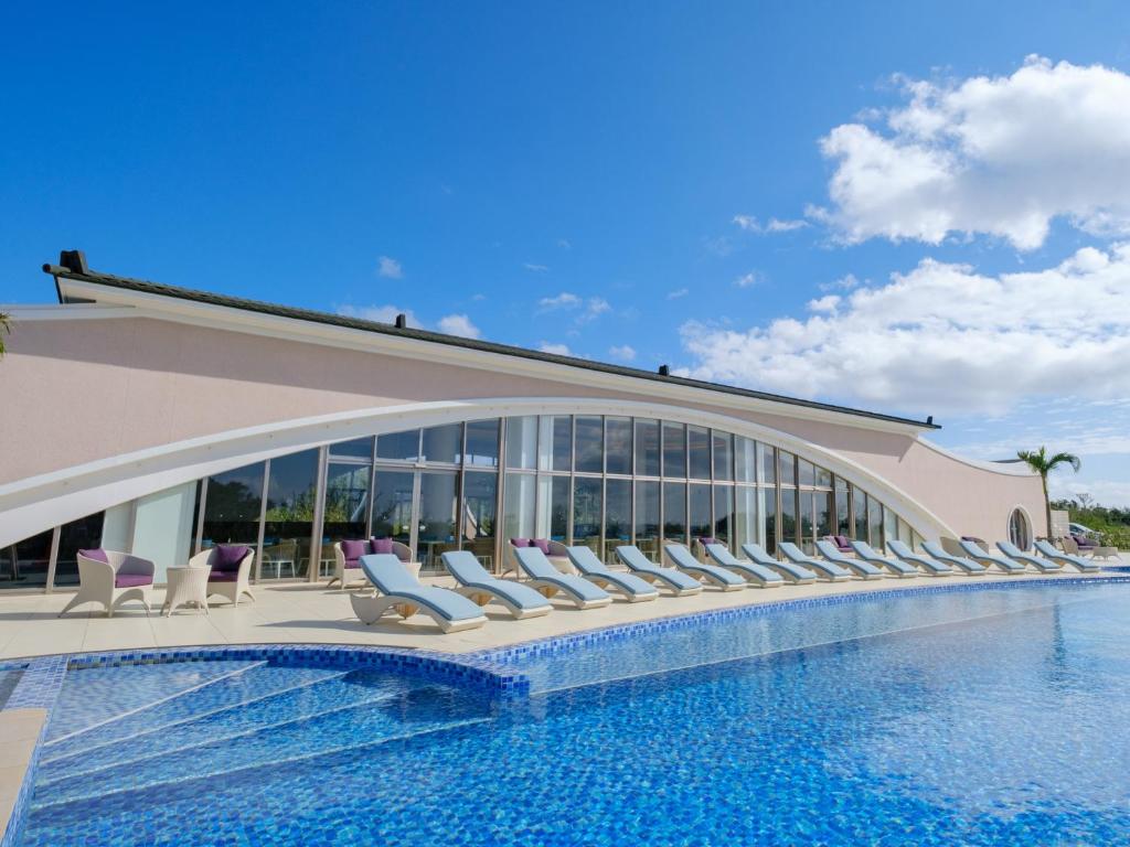 Swimming pool