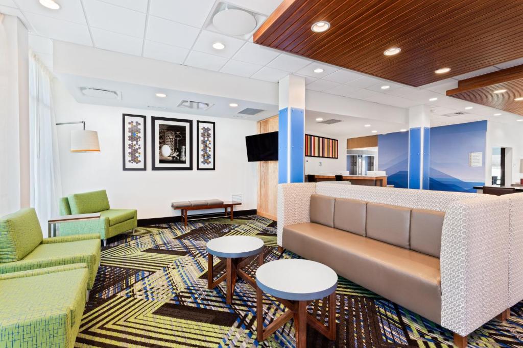 Holiday Inn Express & Suites Niceville - Eglin Area photo