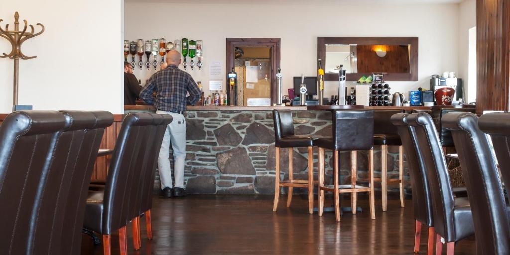 Tuckers Inn photo
