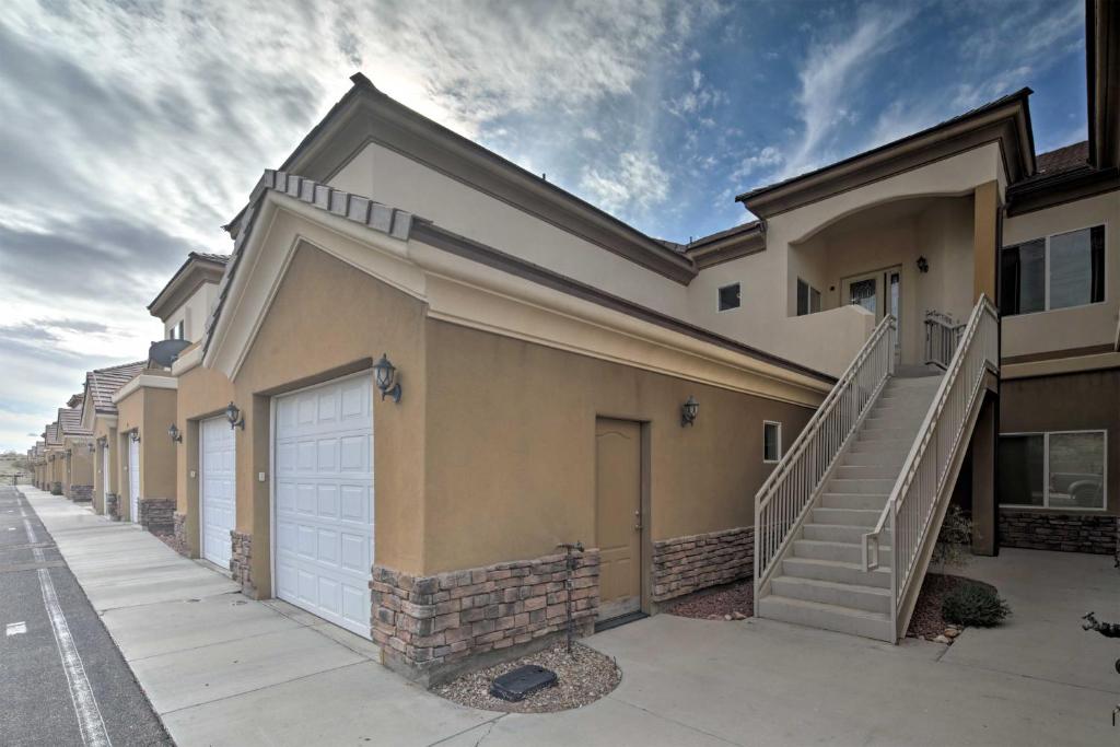 Desert Condo with Pool about 3 Miles to Colorado River! photo