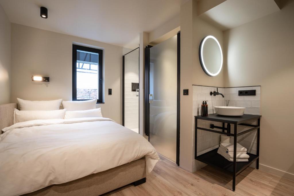 THE ADAMS - Self Check In Hotel photo