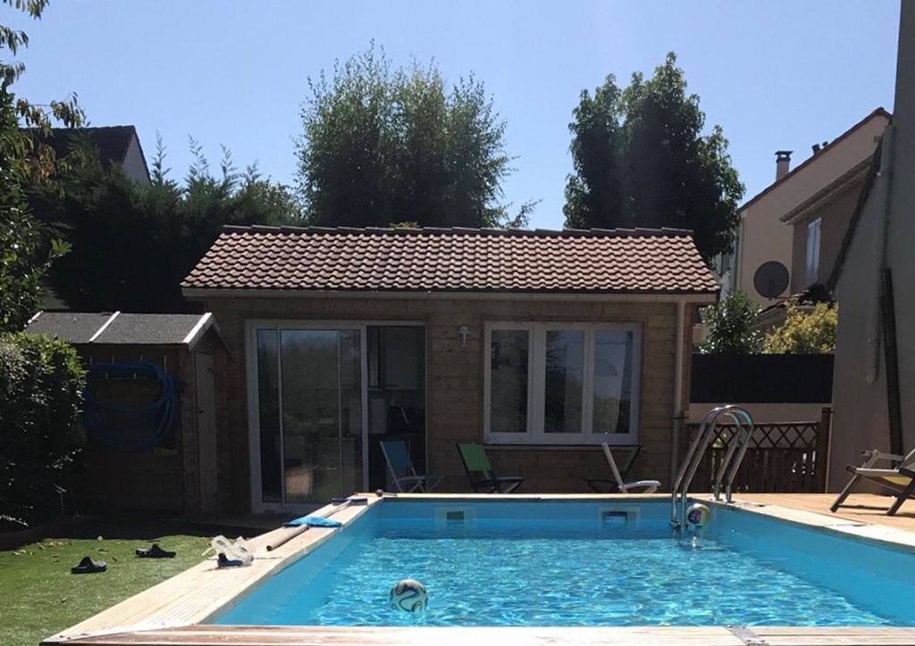 CHALET DU LAC PISCINE DISNEYLAND PARIS- TGV-ReR - 2