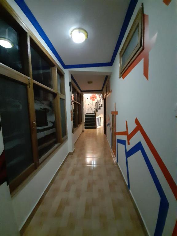 フロント・ロビー