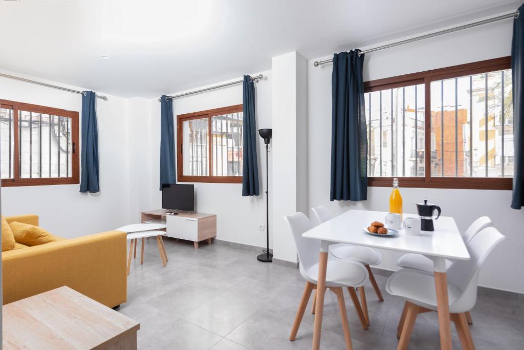 Apartamentos Quijano by Be Alicante - 4