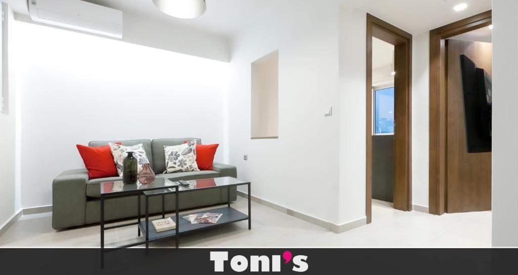 TONI'S 2BD Home for our Mighty World Travelers! — Hotel in Athens