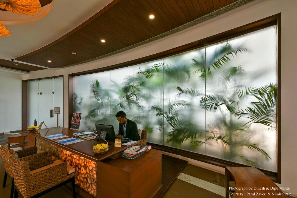 Gulmohar Greens Golf &amp; Country Club — Hotel in Ahmedabad
