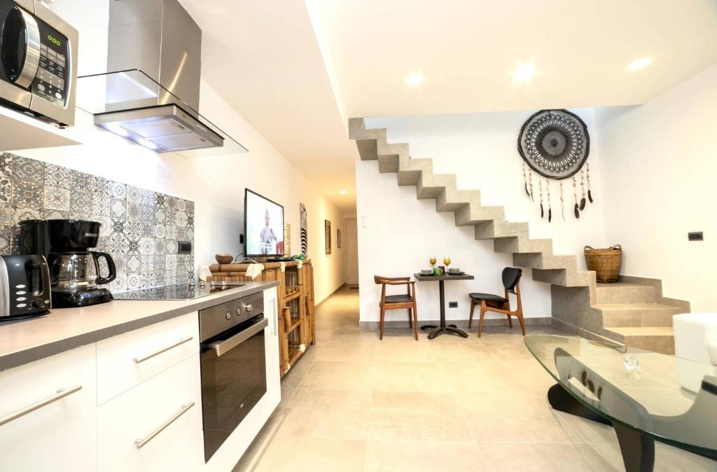 Beautiful Penthouse for 2 with Private Patio, 2 Bikes included and Pool! — Hotel in Tulum
