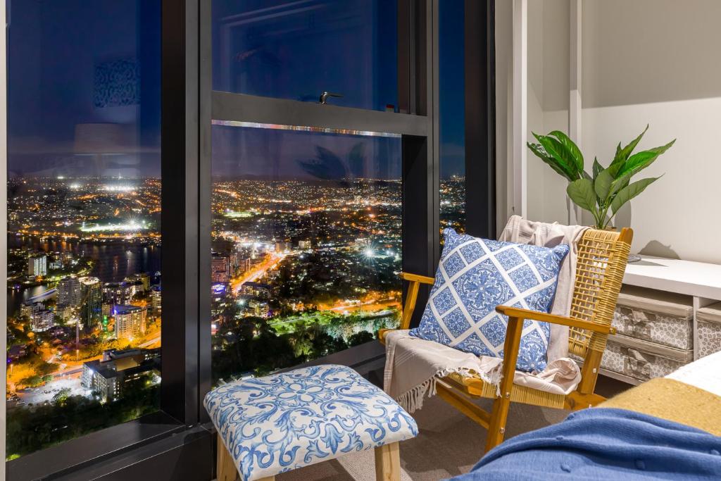 Hamptons Retreat on Level 77 Skytower photo