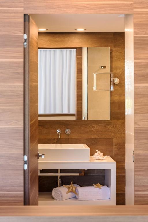 Bahia Suites Camp de Mar photo