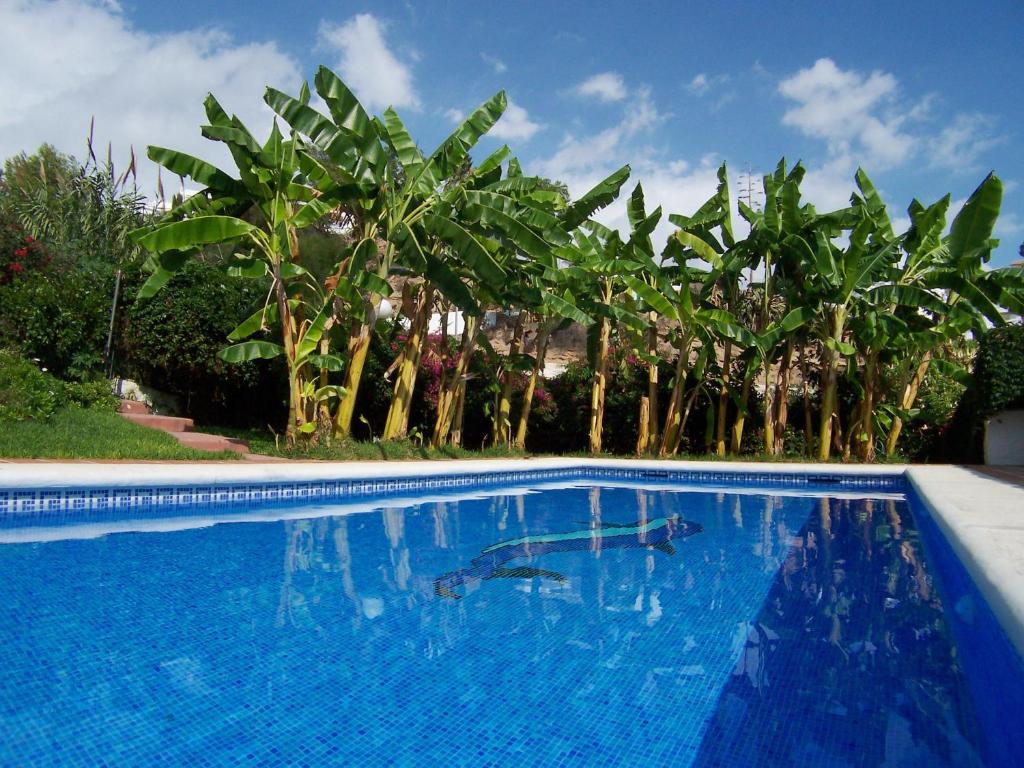 Villa Pinomar - Sleeps 8 - Burriana Beach, Nerja