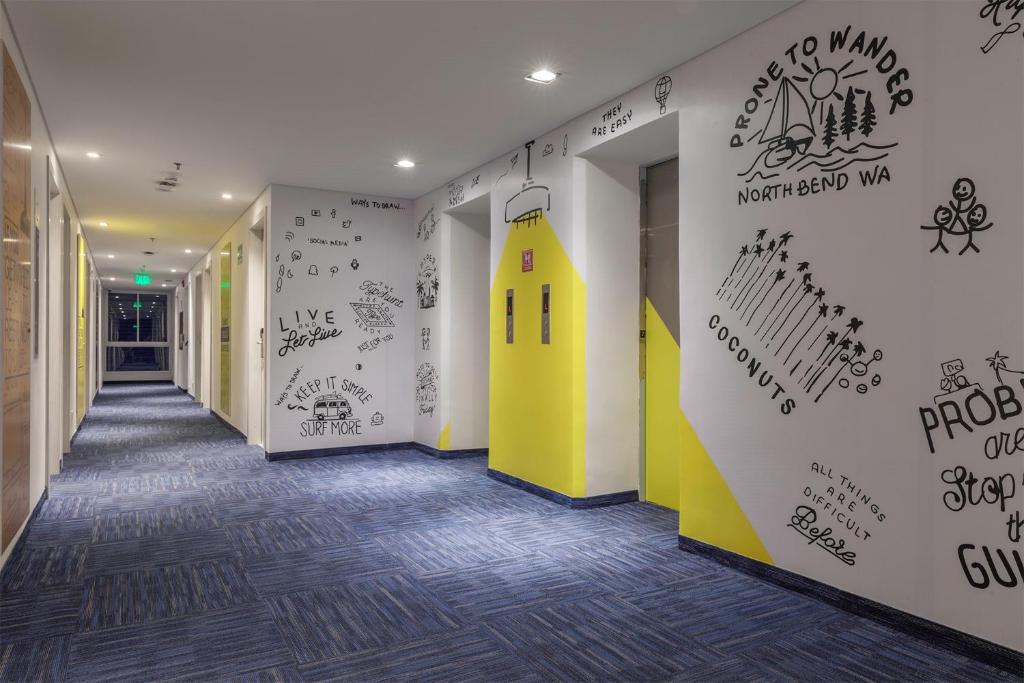 フロント・ロビー