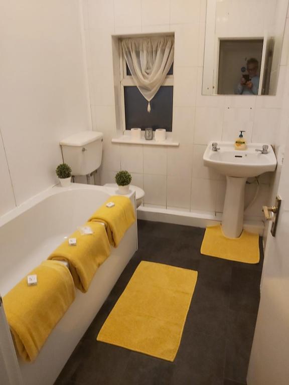 The Vale Apart Hotel photo