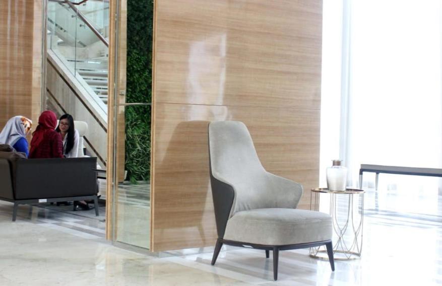 Apartemen Grand sungkono Lagoon Venetian. photo