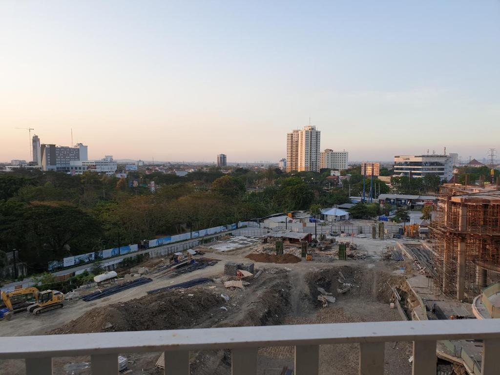 Apartemen Grand sungkono Lagoon Venetian. photo