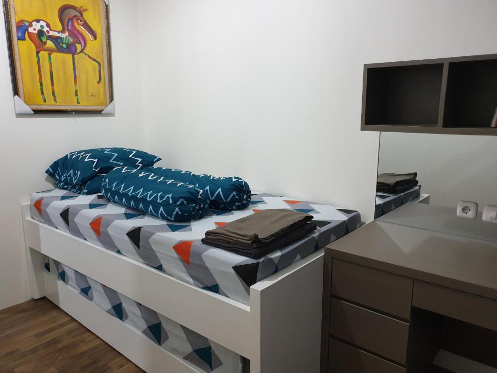 Apartemen Grand sungkono Lagoon Venetian. photo