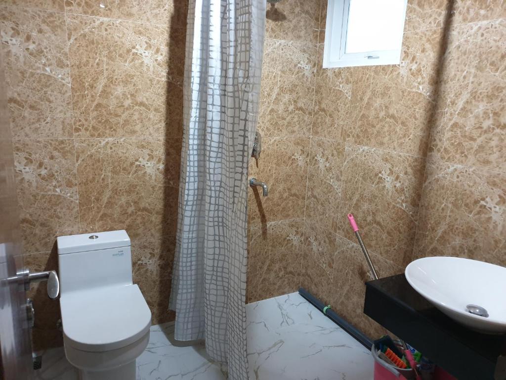 Apartemen Grand sungkono Lagoon Venetian. photo