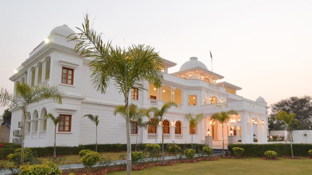 UMAID FARM RESORT-A LEGACY VINTAGE STAY IN JAIPUR photo