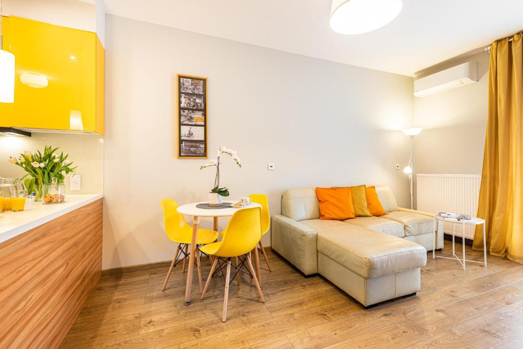 Comfort Apartment with Balcony - ul. Francuska 102/2