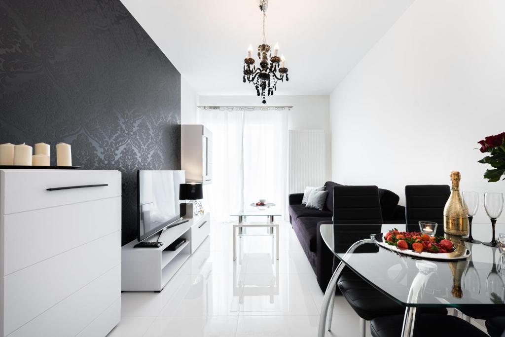 Standard Apartment with Balcony - ul. Francuska 104/14