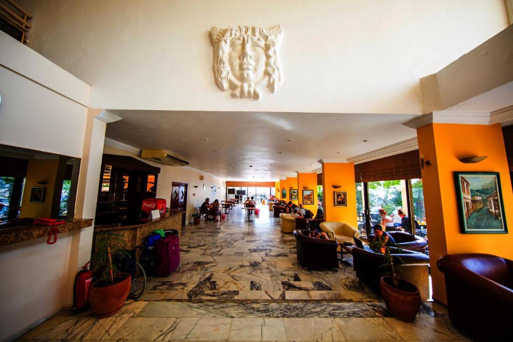 Tuntas Beach Hotel - All Inclusive — Hotel building in Didim, Aydin
