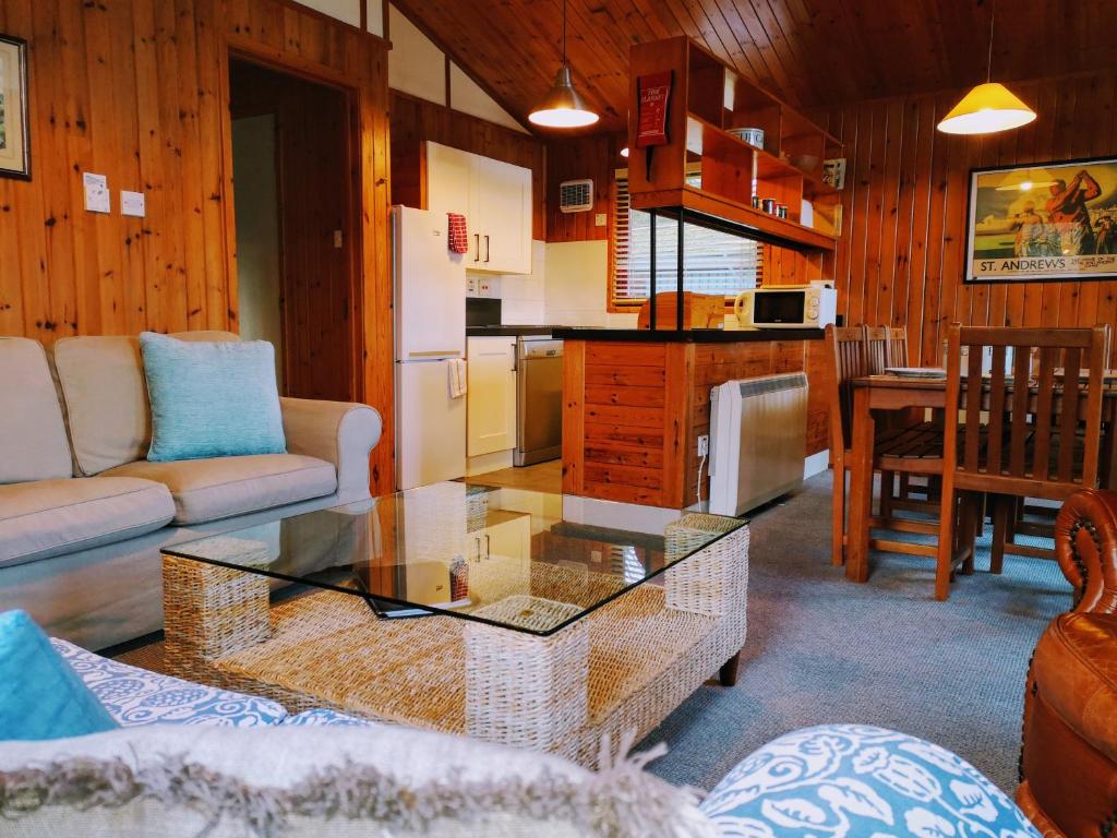 Loch Monzievaird Chalets photo 3