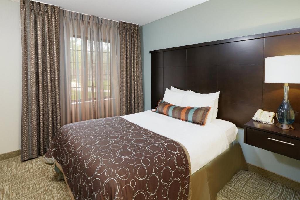 Staybridge Suites Glenview Photo 19