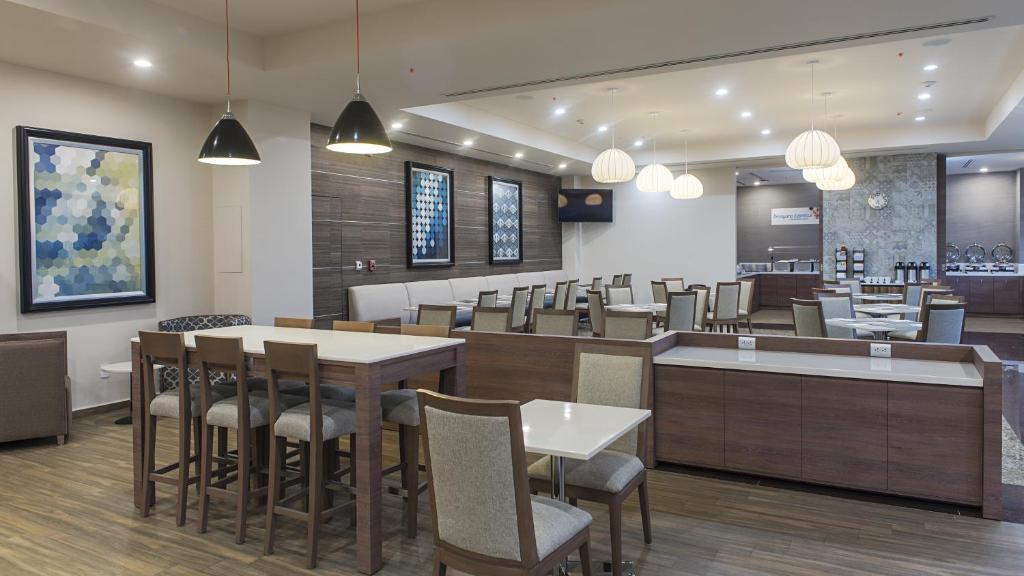 Holiday Inn Express Mexico - Toreo By IHG お料理のイメージ